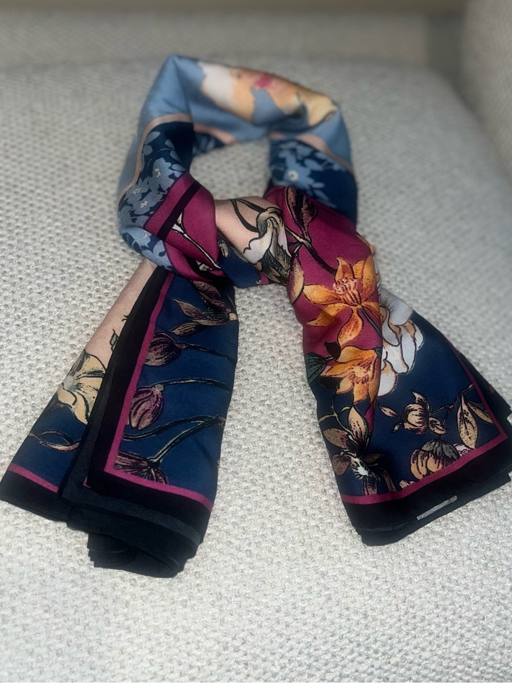 Vince Camuto Scarf - Picture 2 of 9